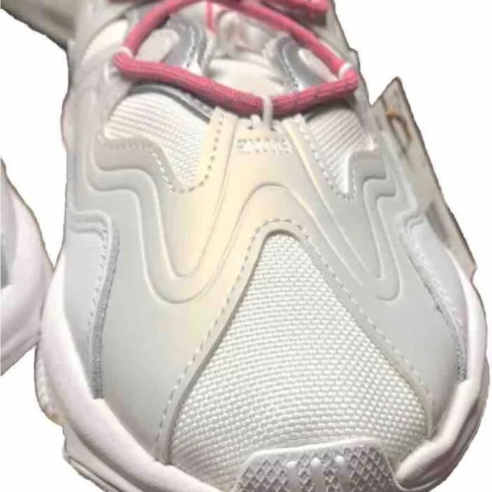 Size 11  Women- adidas Ozweego  W Plus  White & Pink  New With Box GZ8140